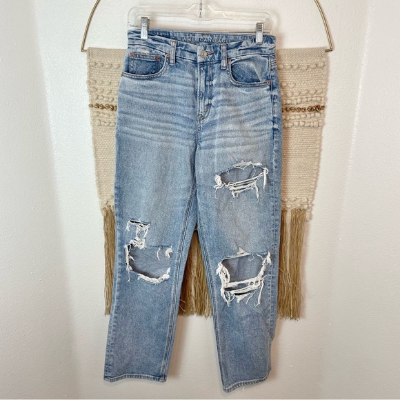 American Eagle Curvy 90’s Straight Distressed Blue Jeans Size 2